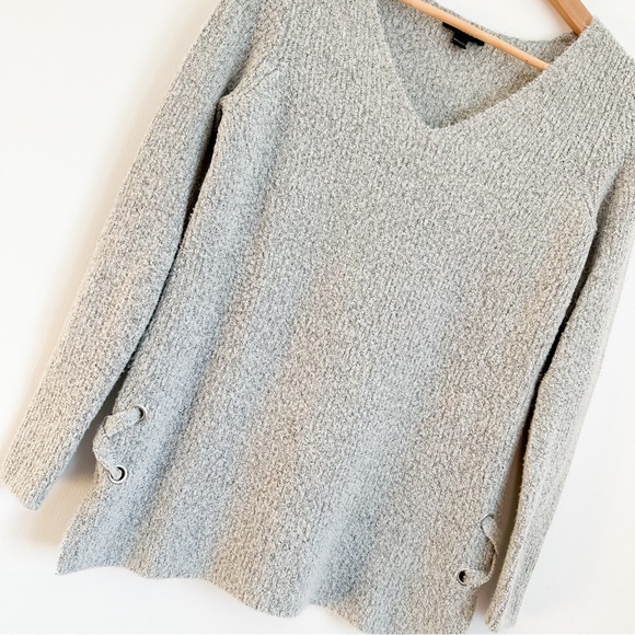 Le Chateau soft grey textured knit sweater - Picture 7 of 7